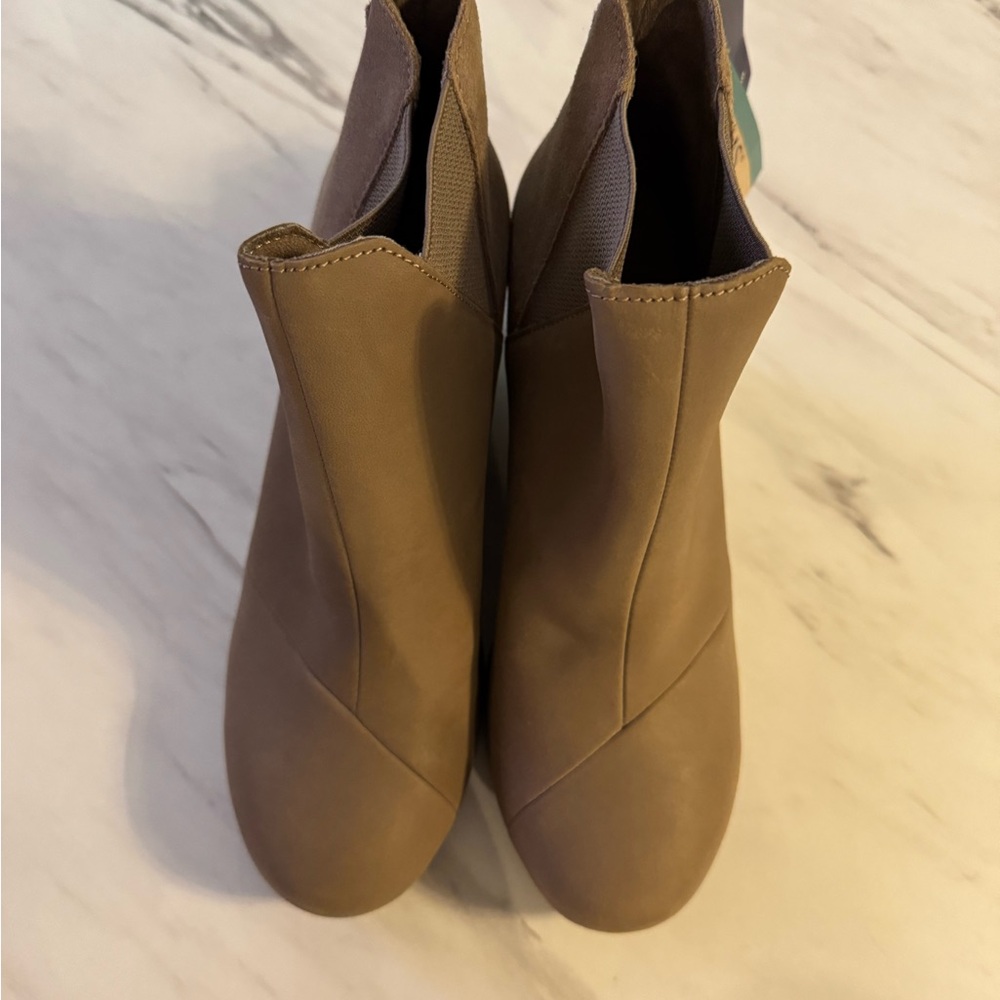 Women's Tan/ Taupe Ankle Boots